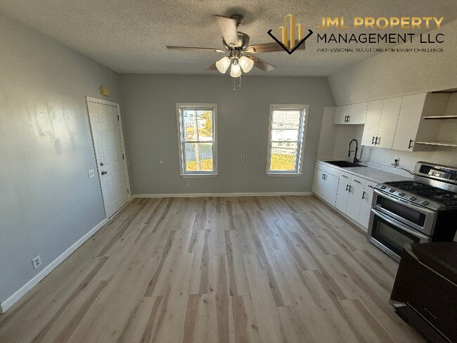 86 Kilburn St unit 2N, Fall River, MA 02724 - photo 2