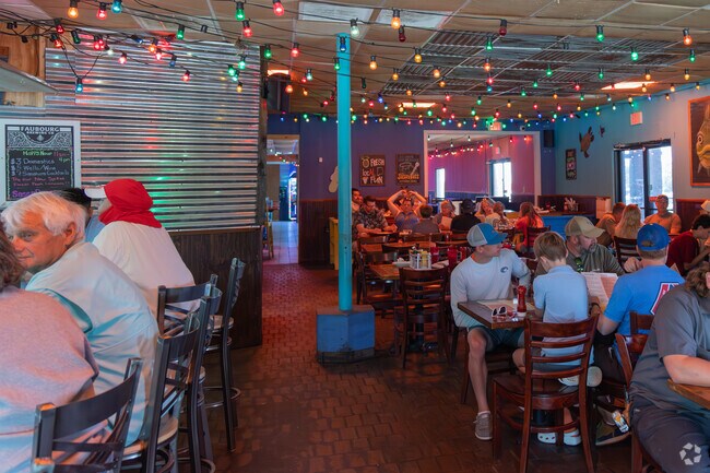 Sassy Bass Amazin' Grill in Gulf Highlands has a busy lunch hour during the tourist season.