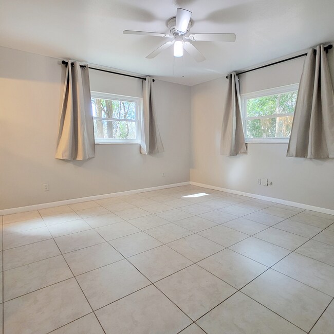 404 Bullard Pkwy, Temple Terrace, FL 33617 - photo 6