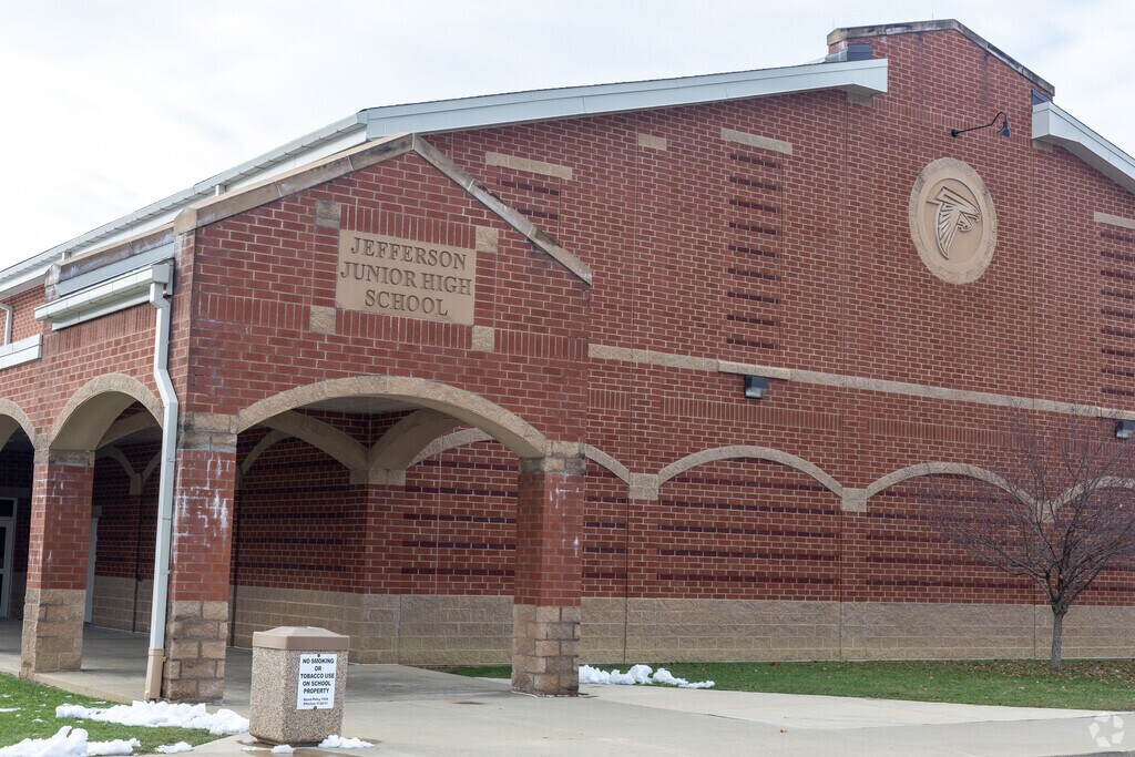 Jefferson Area Junior High School provides education in the neighborhood of 
Jefferson Village.