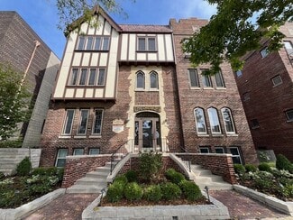 4428 N Oakland Ave, Shorewood, WI 53211