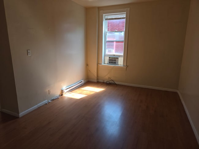 3302 Winnebago St unit 2nd floor, Saint Louis, MO 63118 - photo 4