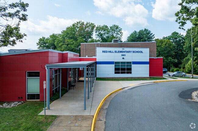 Red Hill Elementary School has a reputable outdoors learning program.