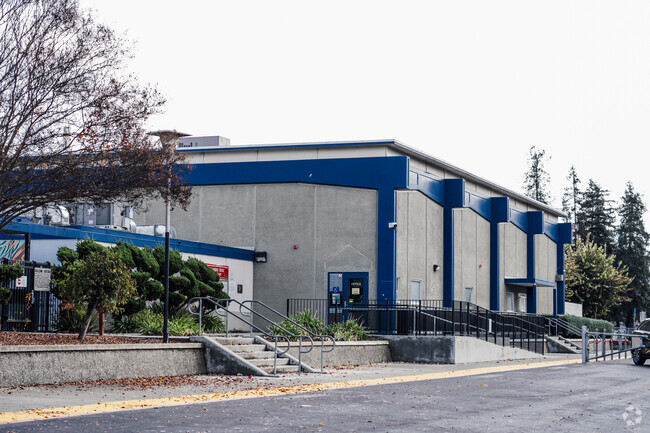 The front building of Alexander Rose Elementary School in Milpitas, California.
