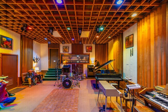 FAME Studios have recorded many hits in Muscle Shoals including songs by Aretha Franklin and William Pickett.