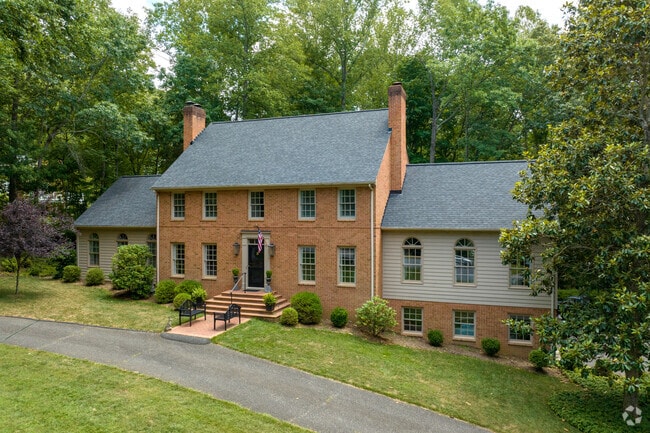 Lynchburg has plenty of gorgeous colonial revival mansions.