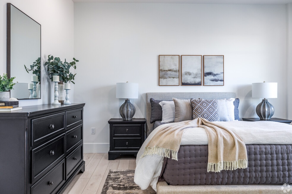 120 E. Liberty unit 305, Milford, MI 48381 - photo 1