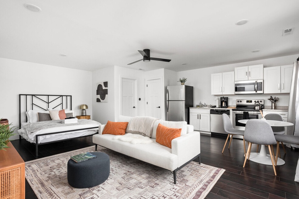 1409 Linden St unit ID1028898P, Indianapolis, IN 46203 - photo 1