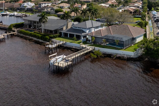 Homes along the shoreline in McGregor have large peer docs reaching out into the bay.