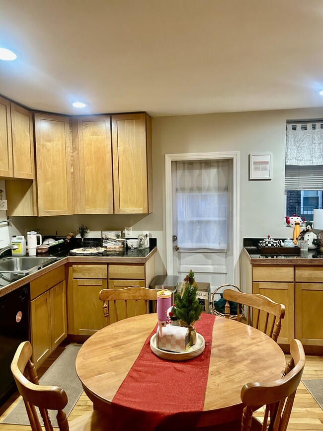 148 Summer St, Somerville, MA 02143