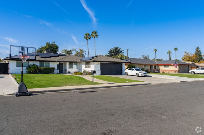 Many homes in Olive Drive Area have installed solar panels.