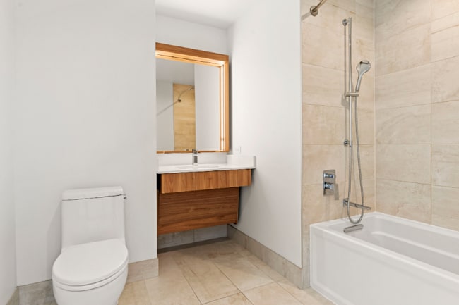 236 W Hill St, Chicago, IL 60610 - photo 6