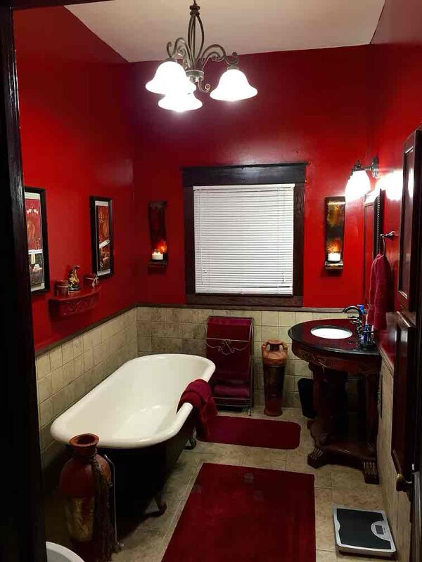 1721 Clarendon Ave, Bessemer, AL 35020 - photo 2