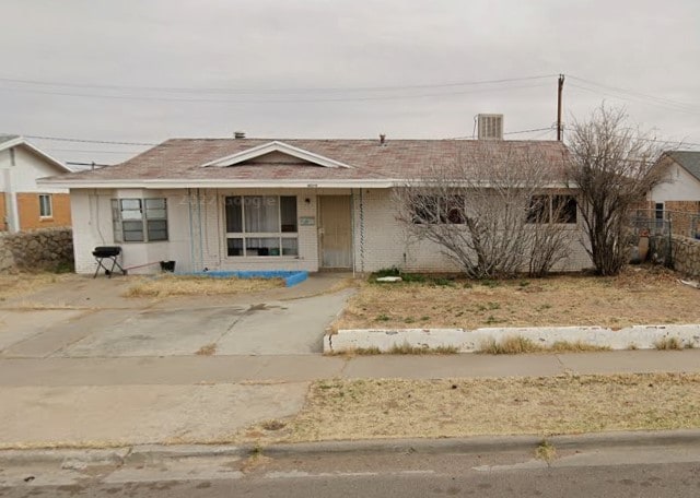 10264 Yellowstone St, El Paso, TX 79924 - photo 1