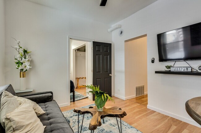 1519 W Superior St unit ID1255751P, Chicago, IL 60642 - photo 4