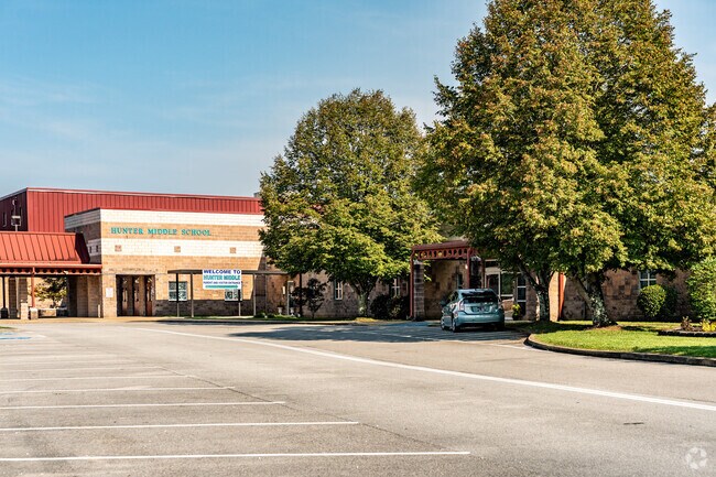 Hunter Middle School services Ooltewah and earns an A-minus on Niche.