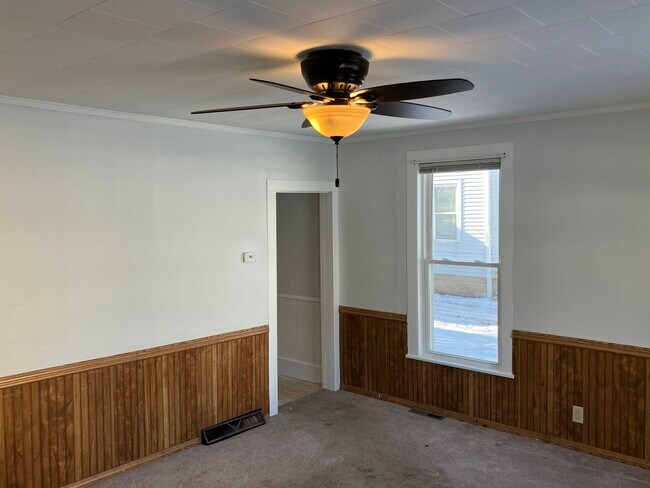 327 5th Ave unit APARTMENT 2, Baraboo, WI 53913 - photo 5