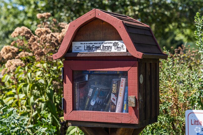 East Hawthorn Woods has a small community feel with lots of great amenities.