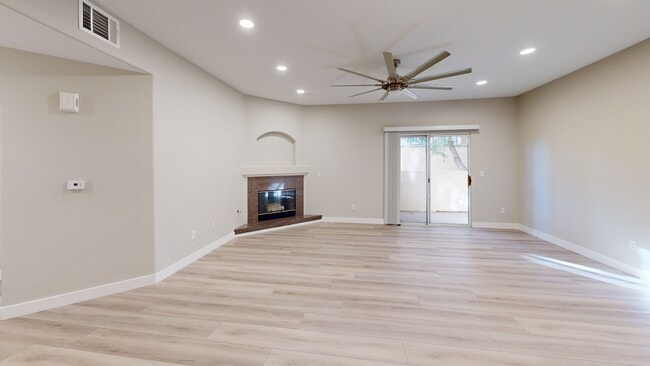 2050 W Warm Springs Rd unit 312, Henderson, NV 89014 - photo 2