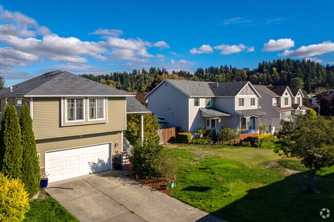 Homes in Algona range from contemporary to traditional styles.
