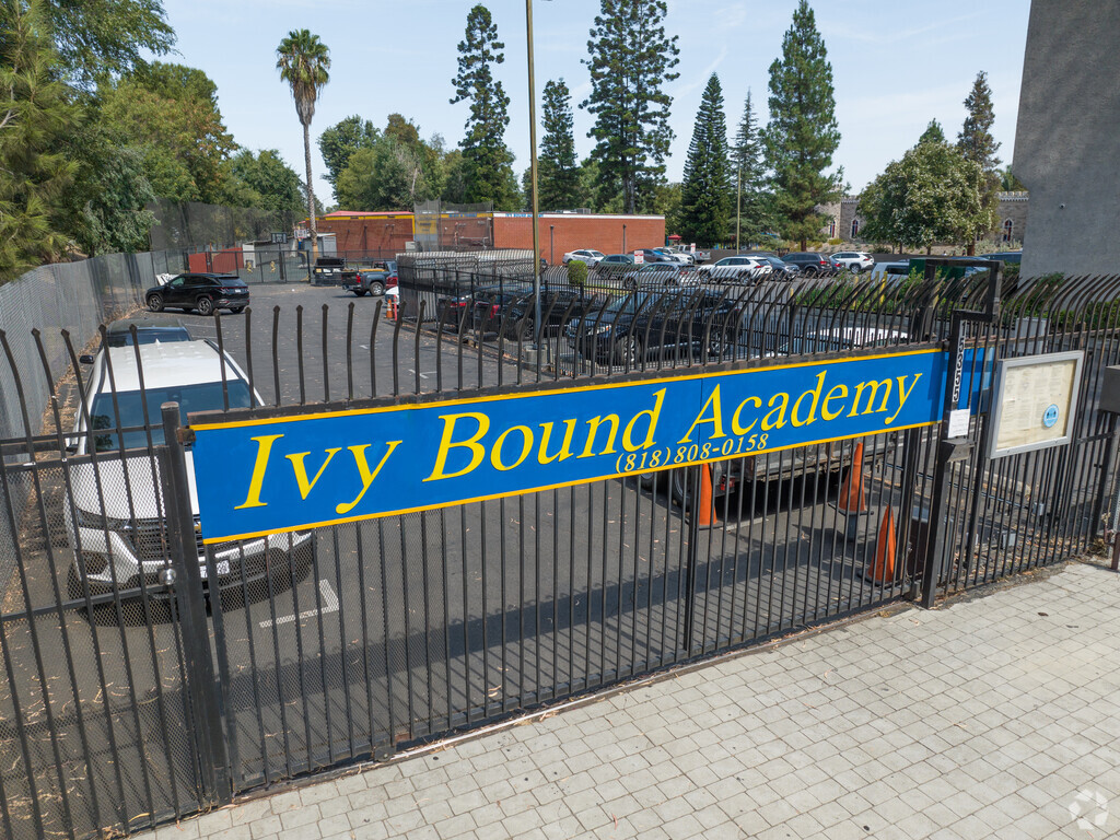 Sherman Oaks- Ivy Bound Academy view of the front gates.