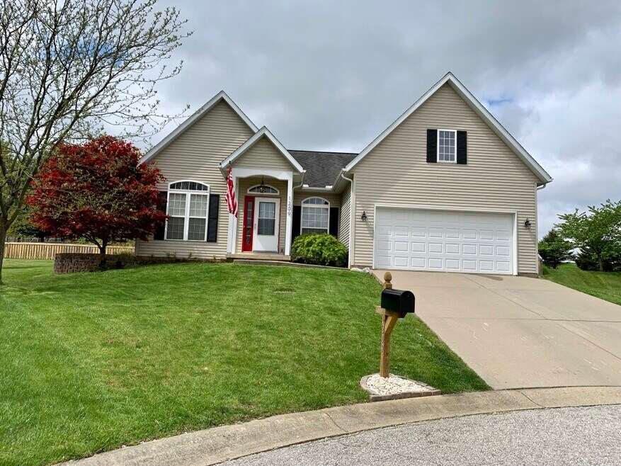 1209 W Aspen Ct unit 1209 Asoen, Bloomington, IN 47404 - photo 1