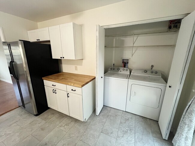 25A Pine Ln unit 25A Pine Lane Apt 7, Albany, NY 12203 - photo 7