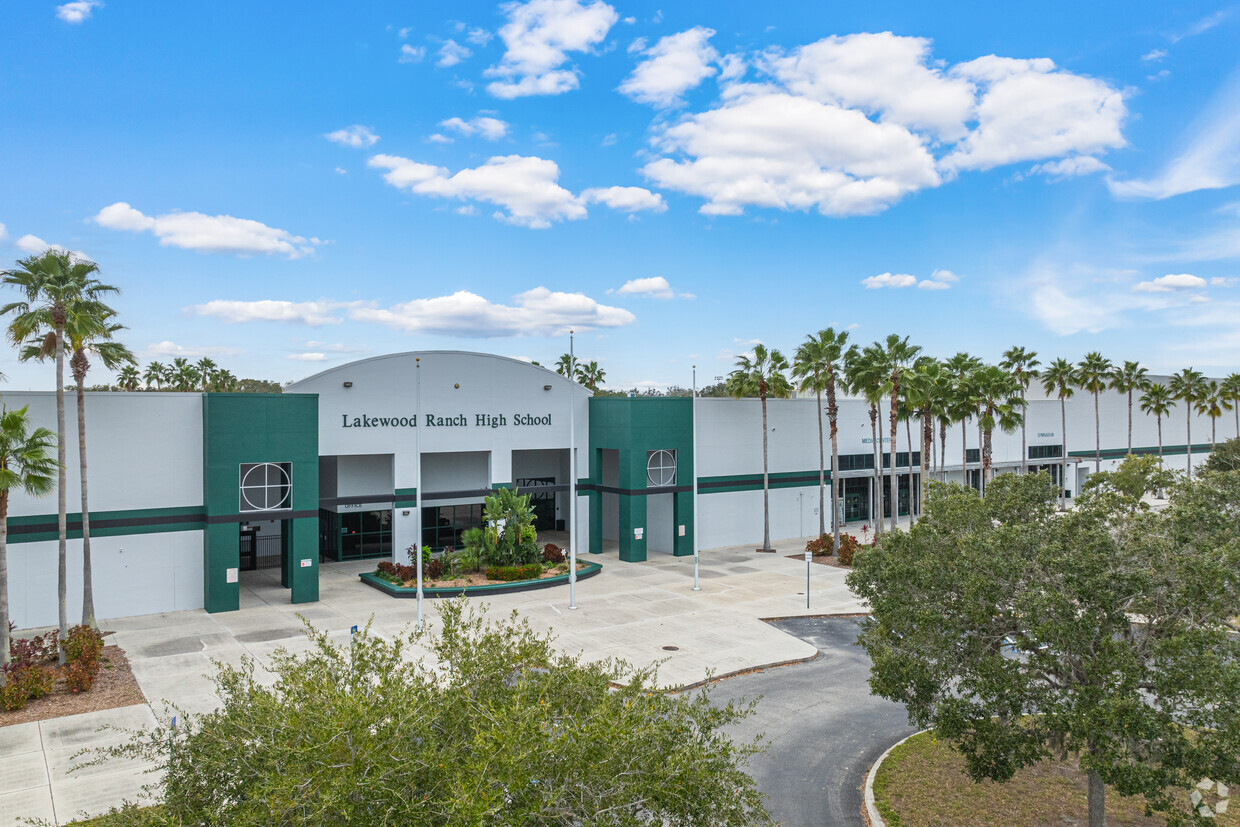 Lakewood Ranch High School, Bradenton FL Rankings & Reviews - Homes.com