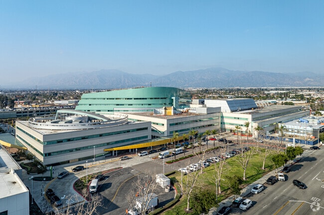 Kaiser Permanente has.a large medical center located off of the 10 Freeway in Balwin Park, California.