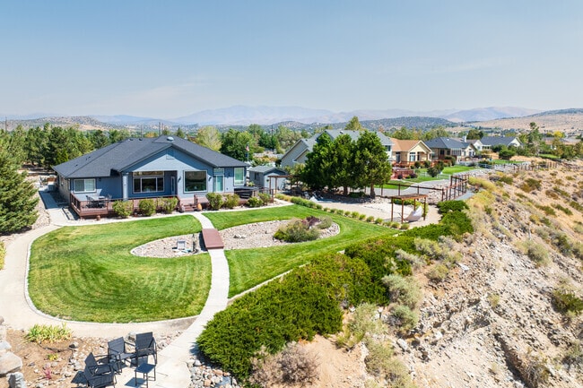 Ruhenstroth’s homes offer inviting landscapes and panoramic mountain vistas.