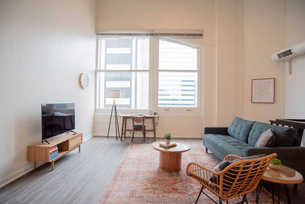 50 N Illinois St unit ID1014540P, Indianapolis, IN 46204 - photo 1