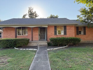 105 S Weatherred Dr, Richardson, TX 75080