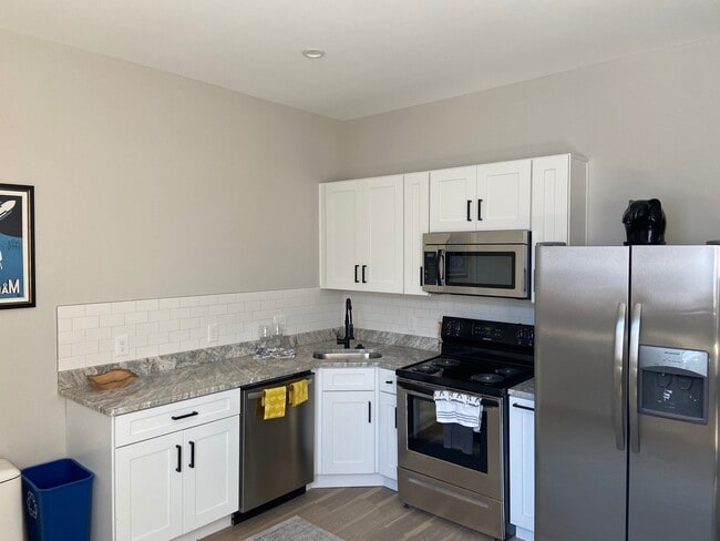 2602 Huntingdon Ave unit 1-Bed, Baltimore, MD 21211 - photo 4