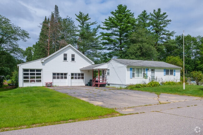 Many ranch homes in Northfield have enough space for an extended garage.