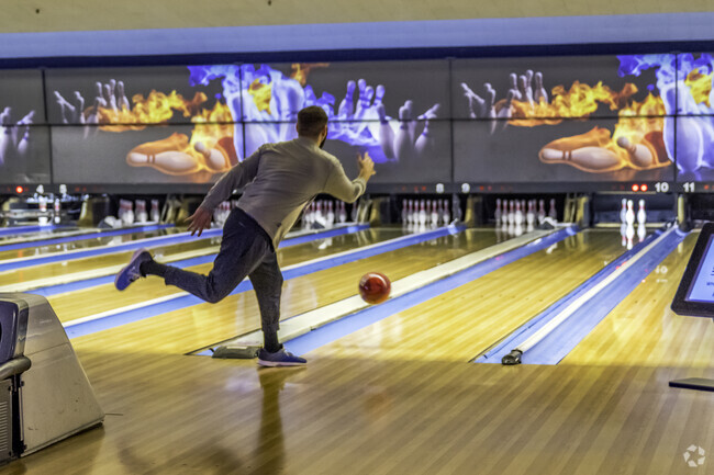 Improve your bowling scores at Country Club Lanes near Howe Edison.