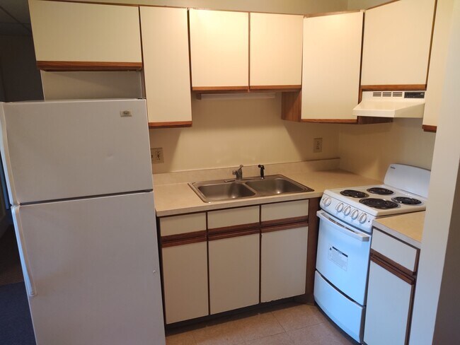 1110 13th Ave unit 1 Bedroom, Altoona, PA 16601 - photo 5