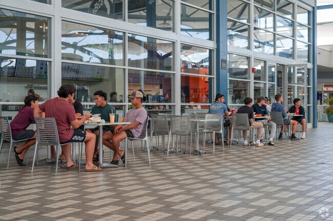 Food trucks and small eateries offer delicious on-the-go bites in Kahului.