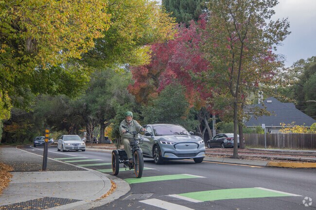 Peardale Estates'  Pleasant Hill Road connects the neighborhood to downtown Lafayette.