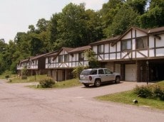 300 Kenyon Ct, Pittsburgh, PA 15229