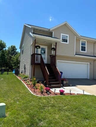 1552 Deerfield Dr, North Liberty, IA 52317