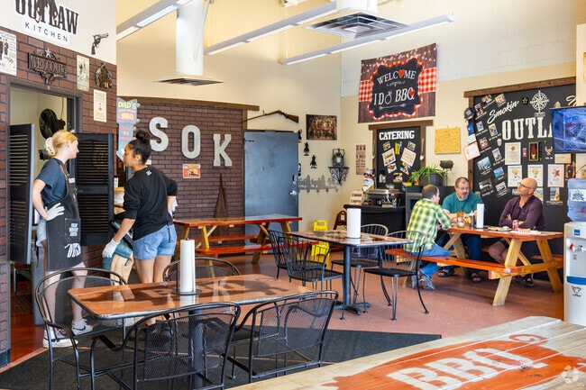 Try various BBQ meals at Smokin' Outlaw Kitchen near Jason Park.