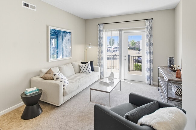 Monarch on East Broad, Columbus, OH 43213 - photo 2