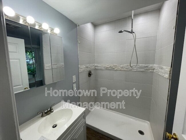 1152 Market St unit 1152 Apt 2, Harrisburg, PA 17103 - photo 2