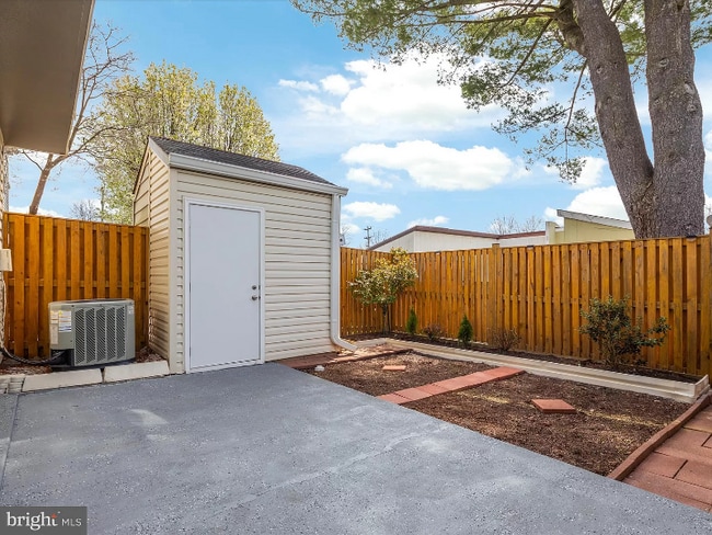 14707 Southwarke Place, Centreville, VA 20120 - photo 7