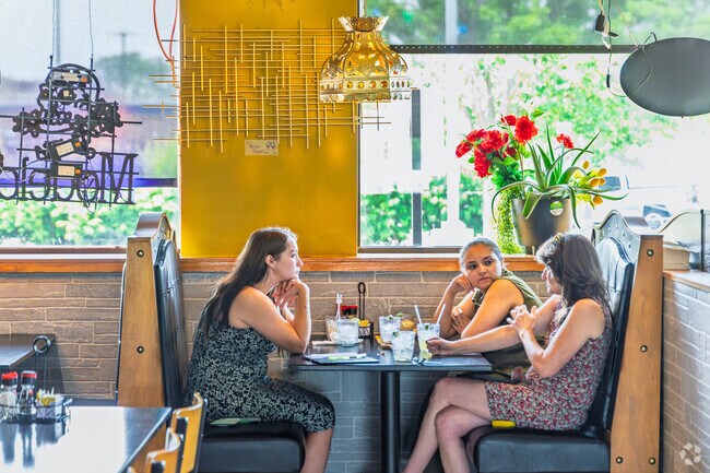 Reyes Restaurant near Hartkopf serves vibrant Mexican flavors.