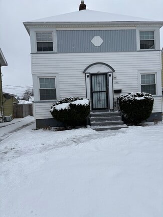 13813 Wainstead Ave, Cleveland, OH 44111