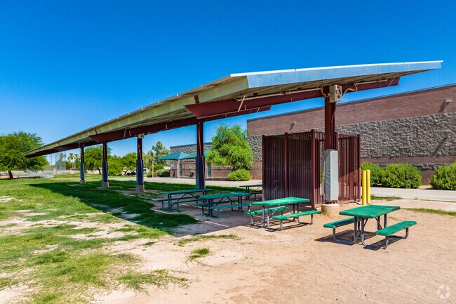 Desert Harbor Elementary School offers lots of outdoor, covered seating.