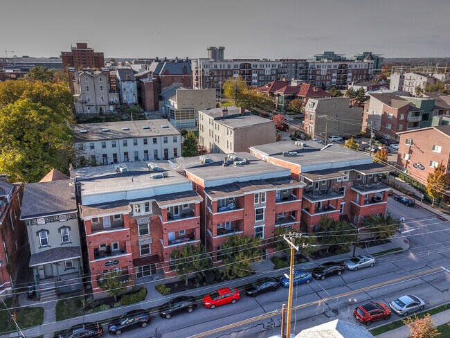 Euclid Court, Cincinnati, OH 45219 - photo 2