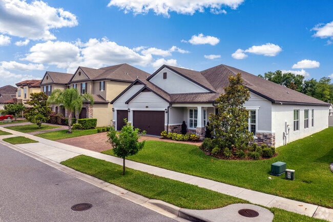 New construction custom homes offer various options for owners in University.