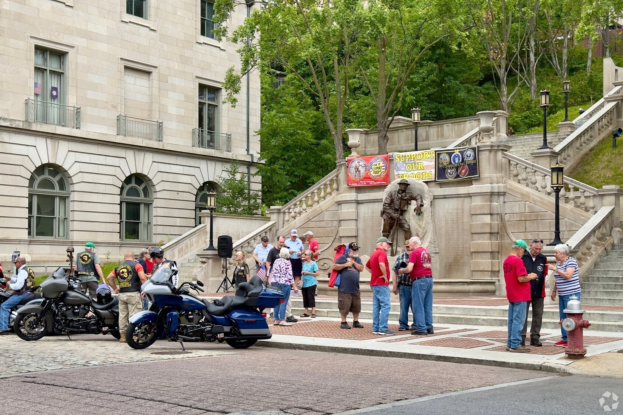 Riverside residents enjoy close proximity to the events of downtown Lynchburg.